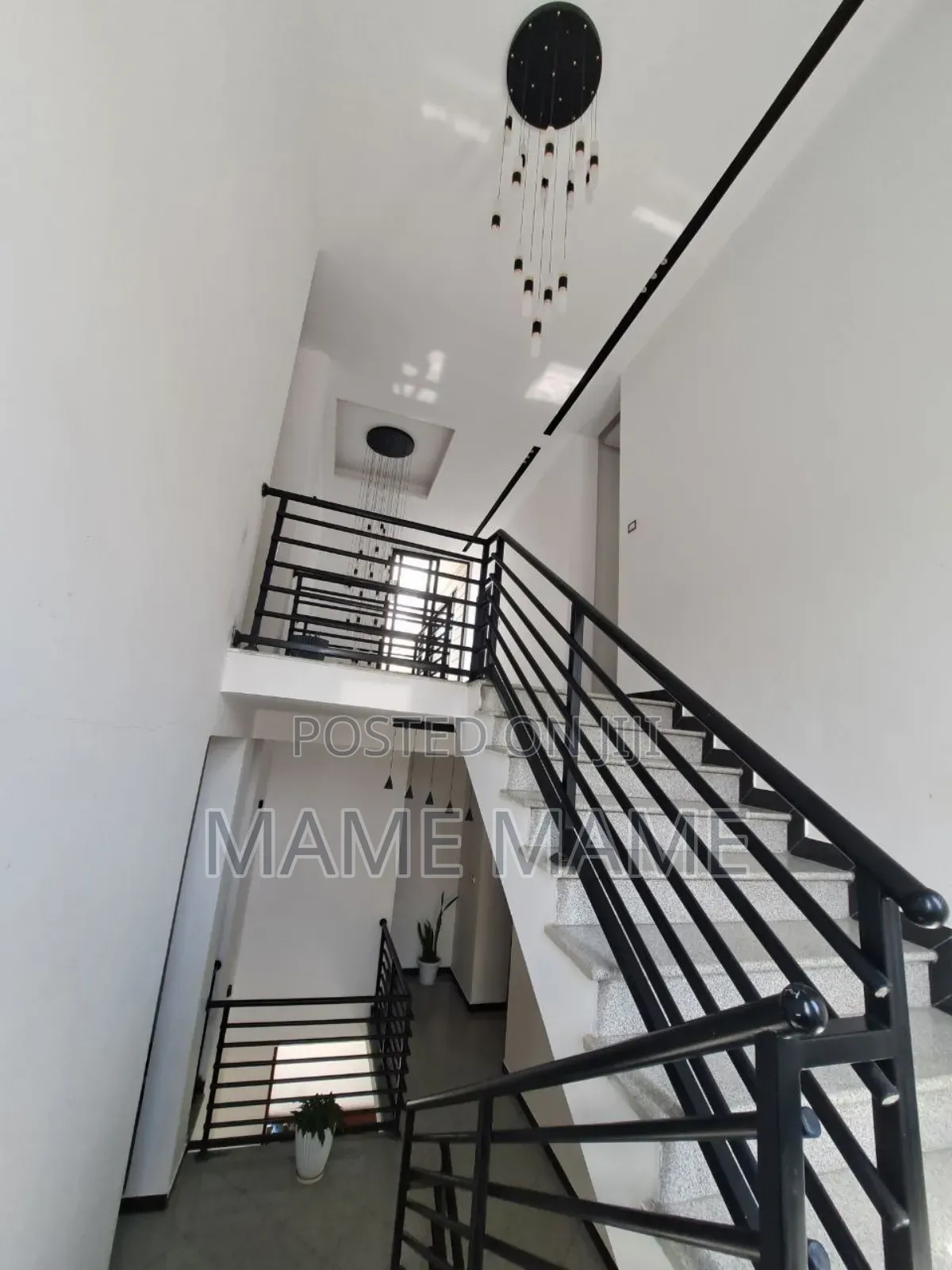 8bdrm House in Addis Abeba, Bole for sale