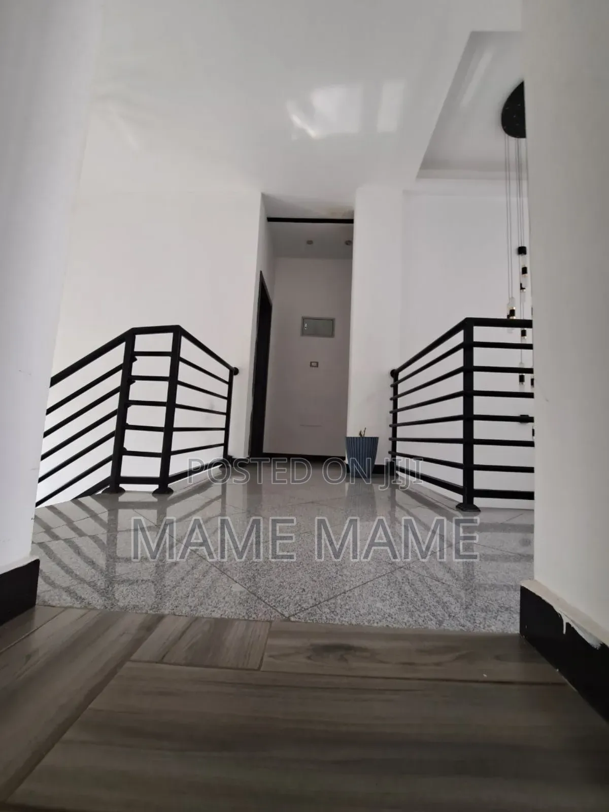 8bdrm House in Addis Abeba, Bole for sale