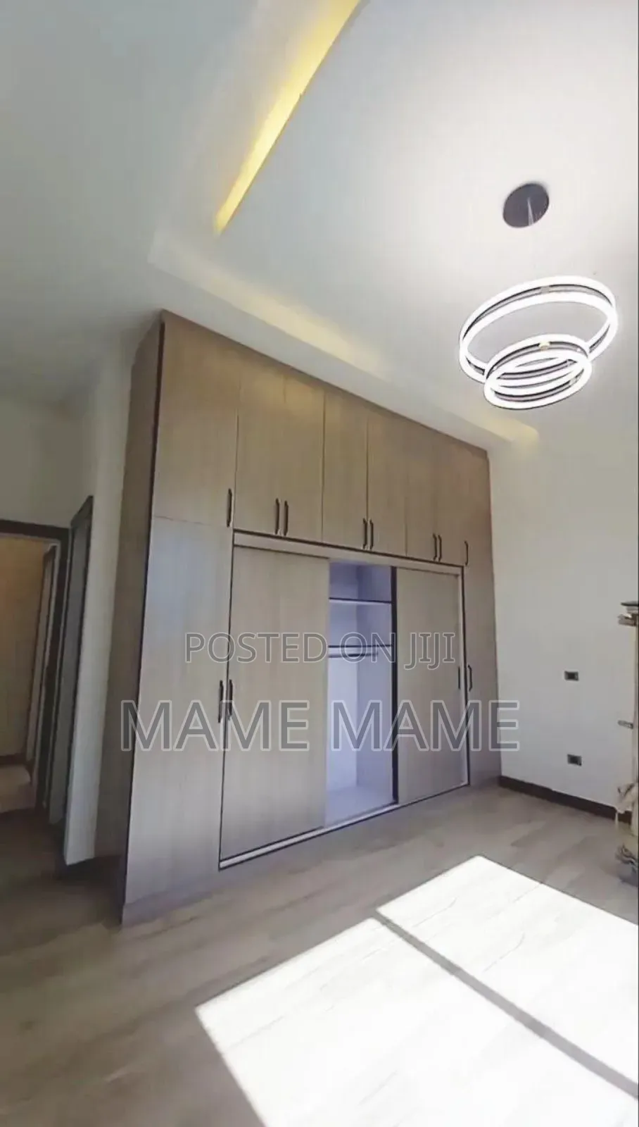 5bdrm House in Addis Abeba, Bole for sale