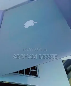 New Laptop Apple MacBook Air 2023 M2 4GB Intel Core I5 SSD 256GB