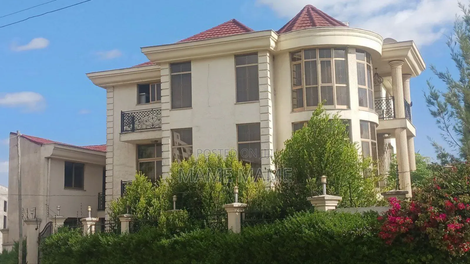 8bdrm House in Addis Abeba, Bole for sale