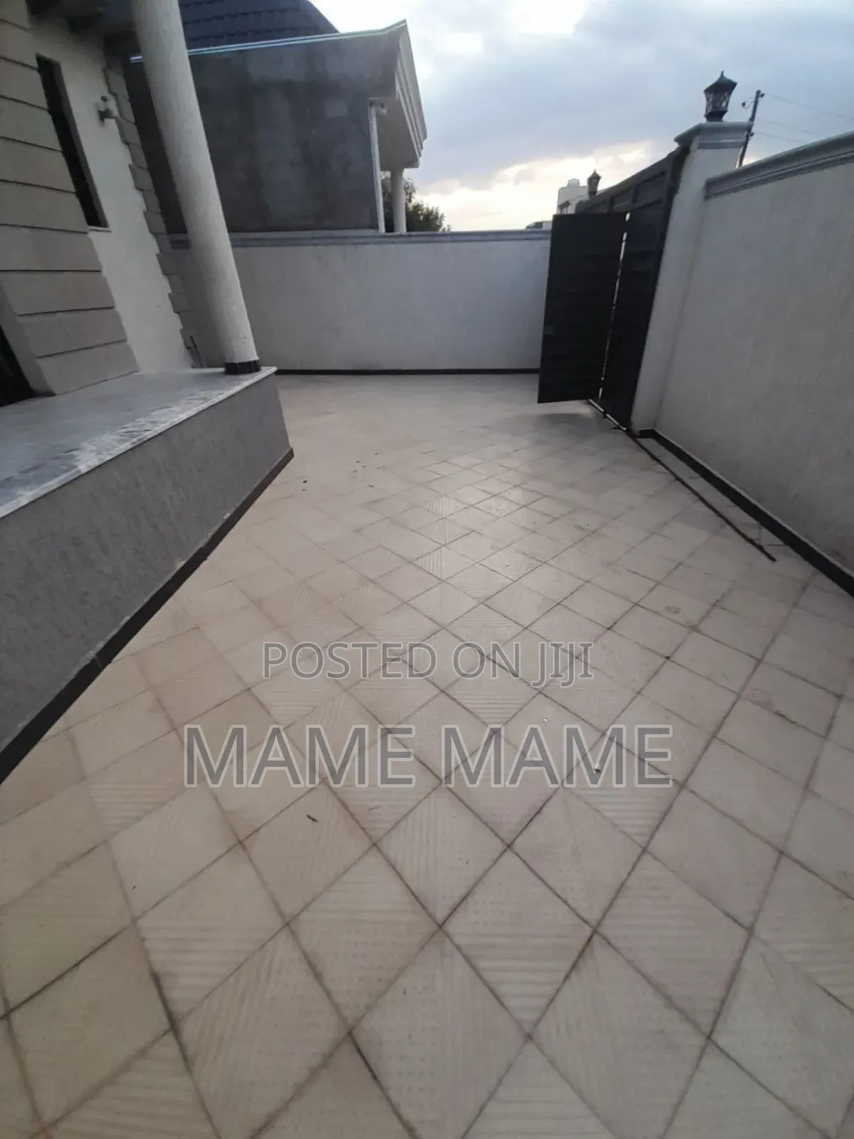 5bdrm Villa in Addis Abeba, Bole for sale