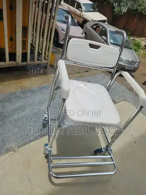 Commode Wheelchair管制bedside Pan With Whe段及commode Chair
