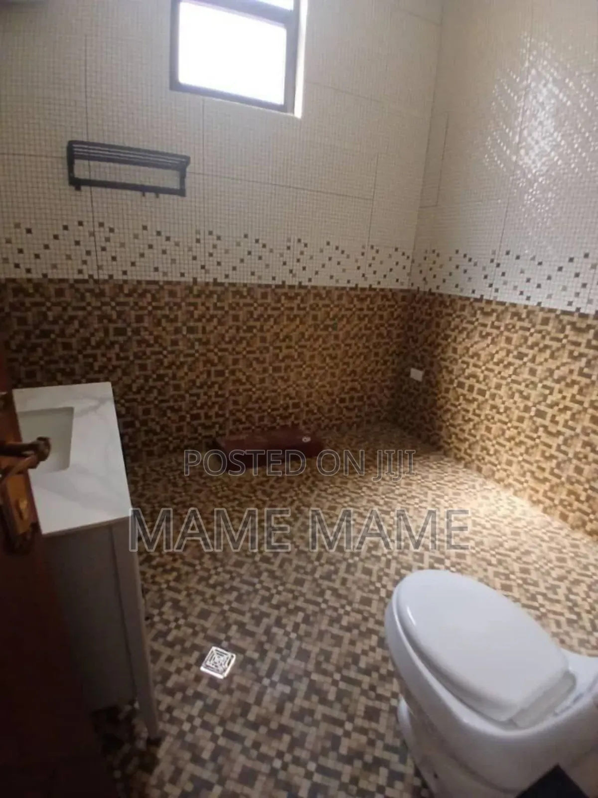 5bdrm House in Addis Abeba, Bole for sale