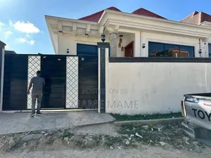 5bdrm Villa in Addis Abeba, Bole for sale