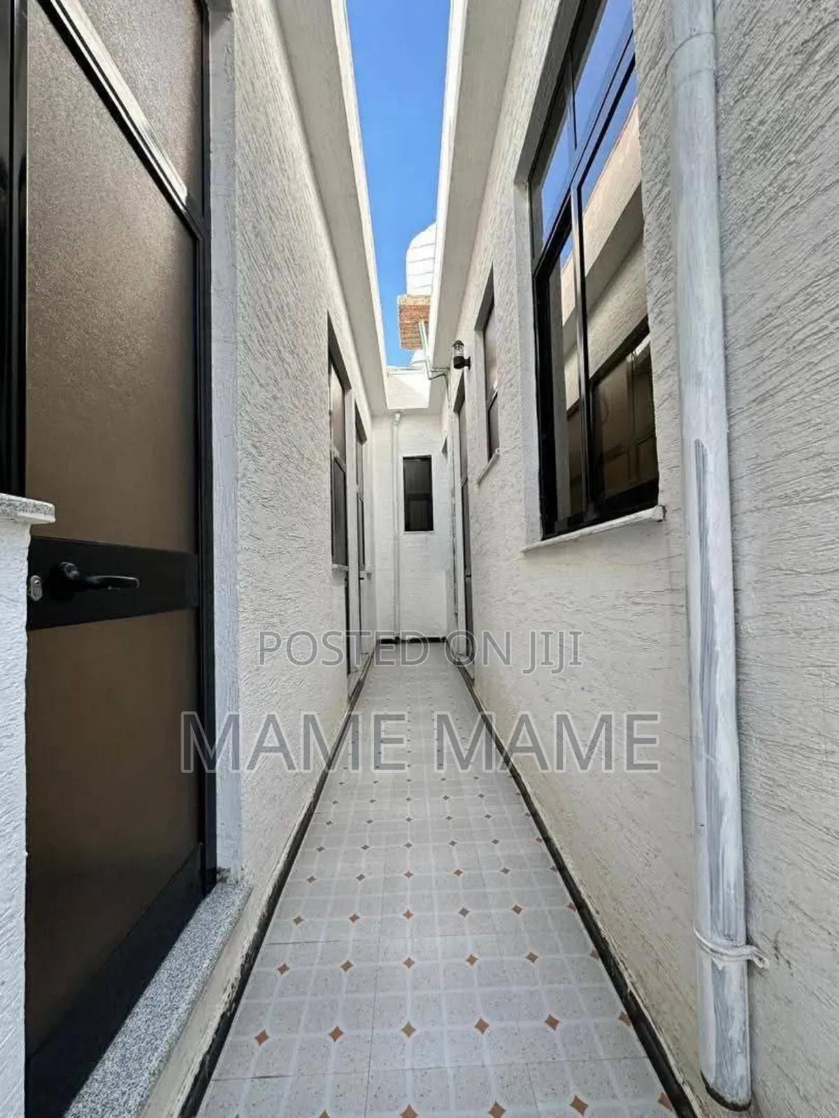 5bdrm Villa in Addis Abeba, Bole for sale