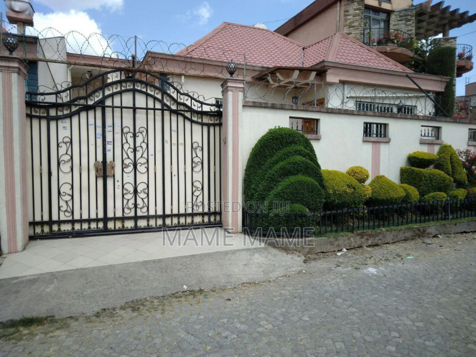 5bdrm Villa in Addis Abeba, Bole for sale