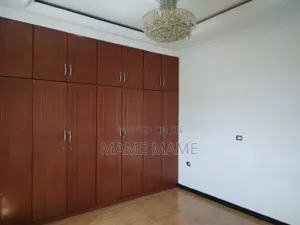 5bdrm Villa in Addis Abeba, Bole for sale