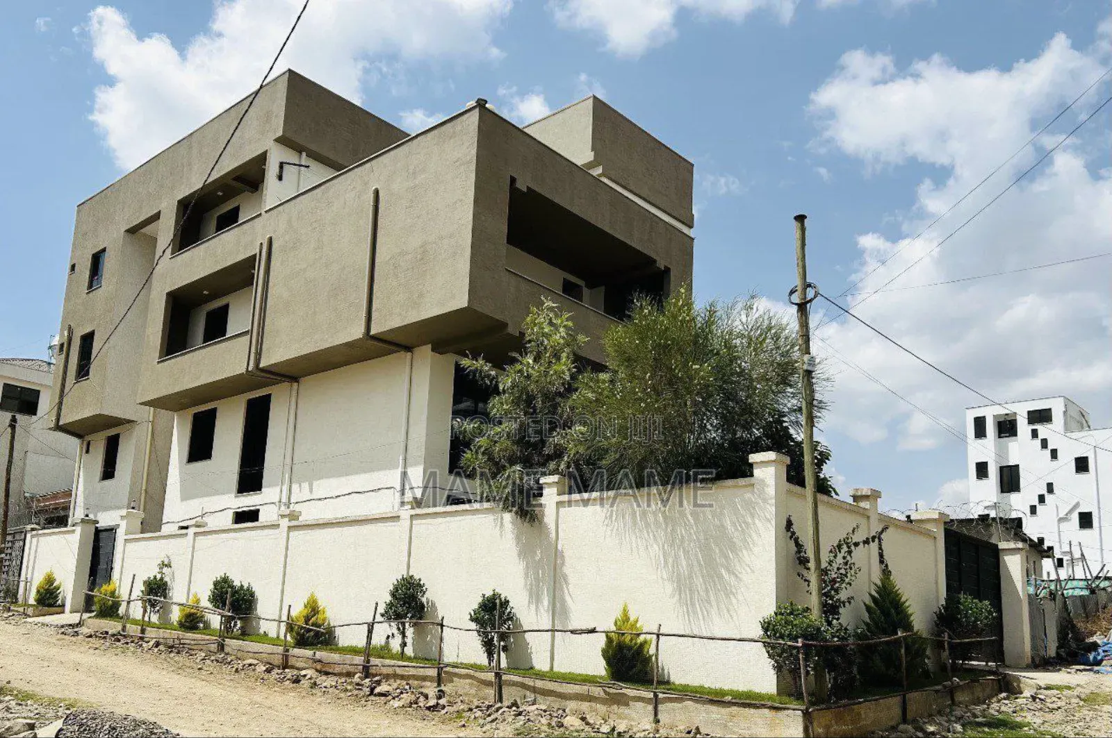 6bdrm Villa in Addis Abeba, Bole for sale