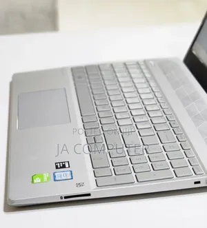 New Laptop HP Pavilion 15 8GB Intel Core I5 SSHD (Hybrid) 1.5T