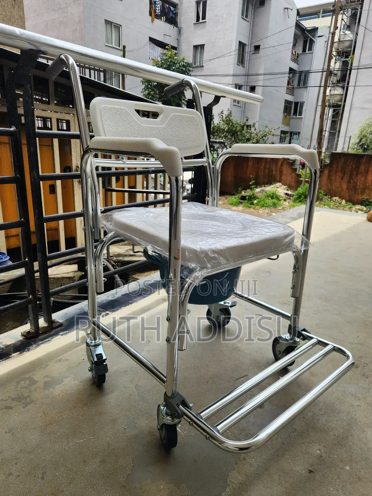 Foldable Wheelchair With Popo疑問commode Wheelchair Toilet
