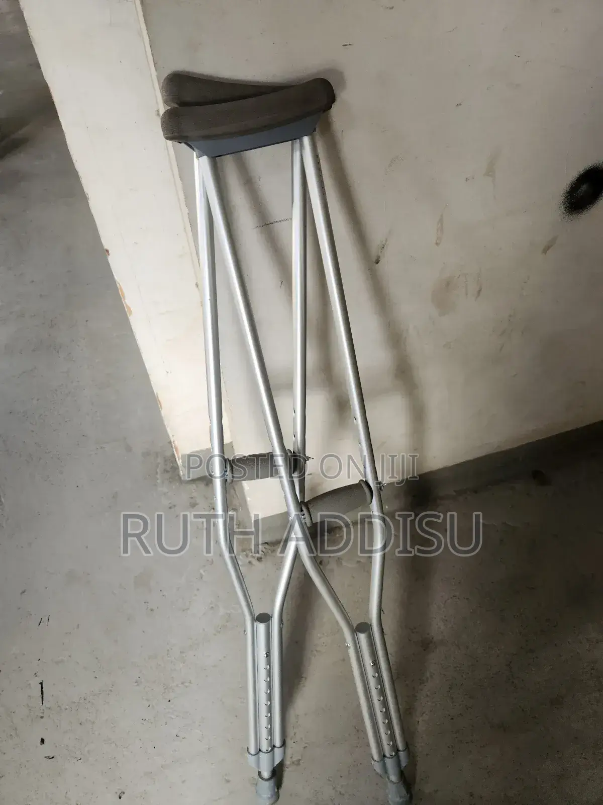 Axillary Bilateral Crutches腱三brand New Axillary Crutches