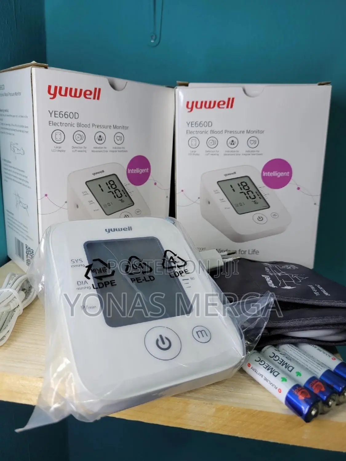 Blood Pressure Monitor舊式bp Monitor=More Accurate Easy Readin