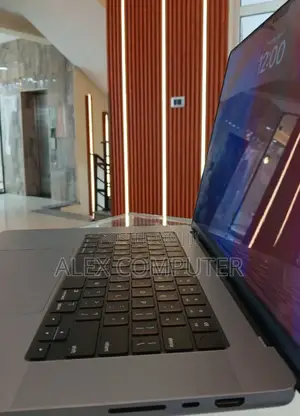 New Laptop Apple MacBook Pro M1 16GB Apple M1 Pro SSD 1T