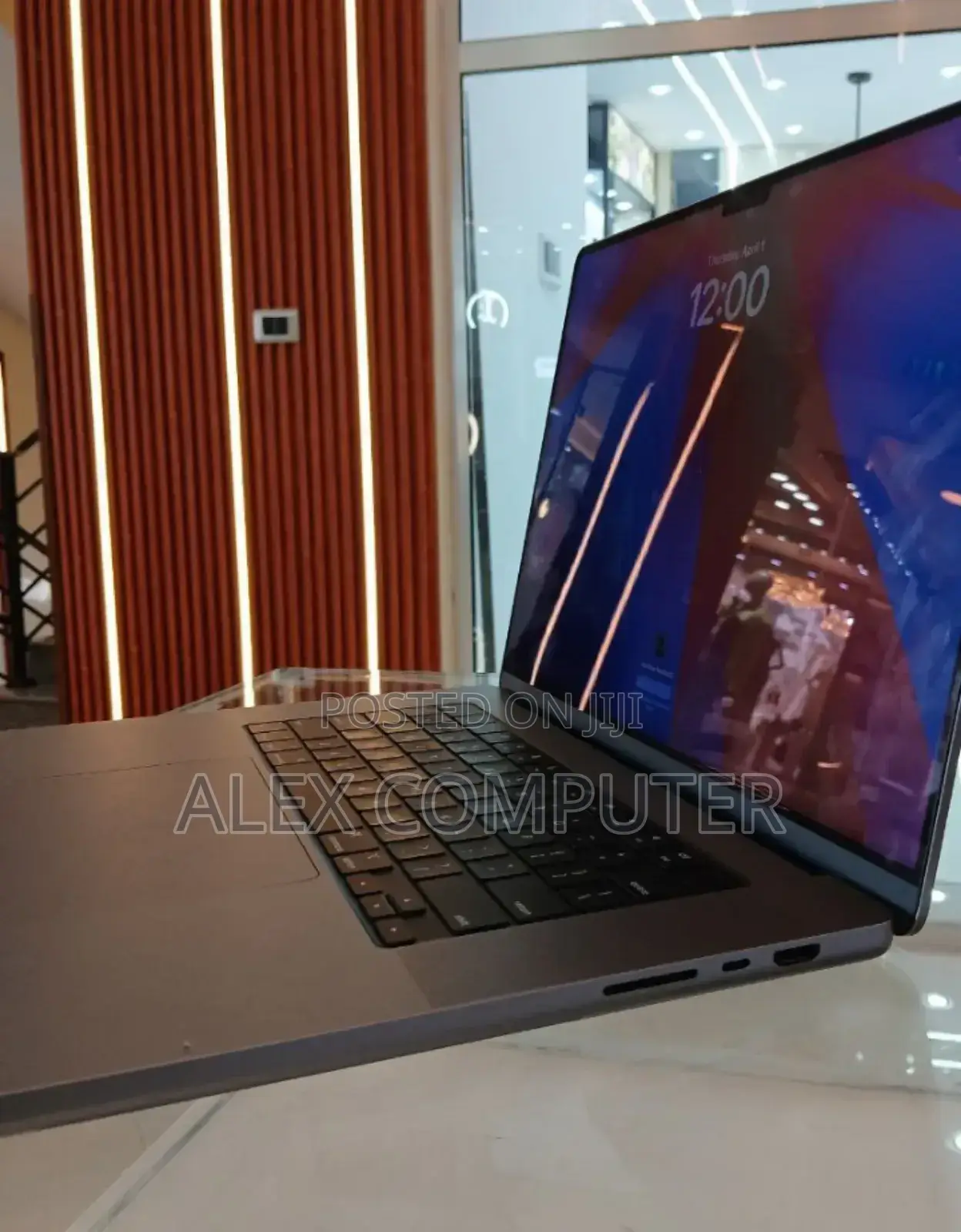 New Laptop Apple MacBook Pro M1 16GB Apple M1 Pro SSD 1T