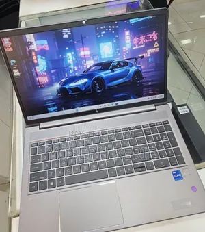 New Laptop HP ZBook Firefly G8 32GB Intel Core I7 SSD 512GB
