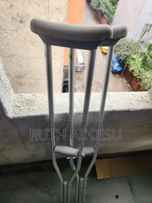 Axillary Bilateral Crutches威嚇crutches映射axillary Crutches
