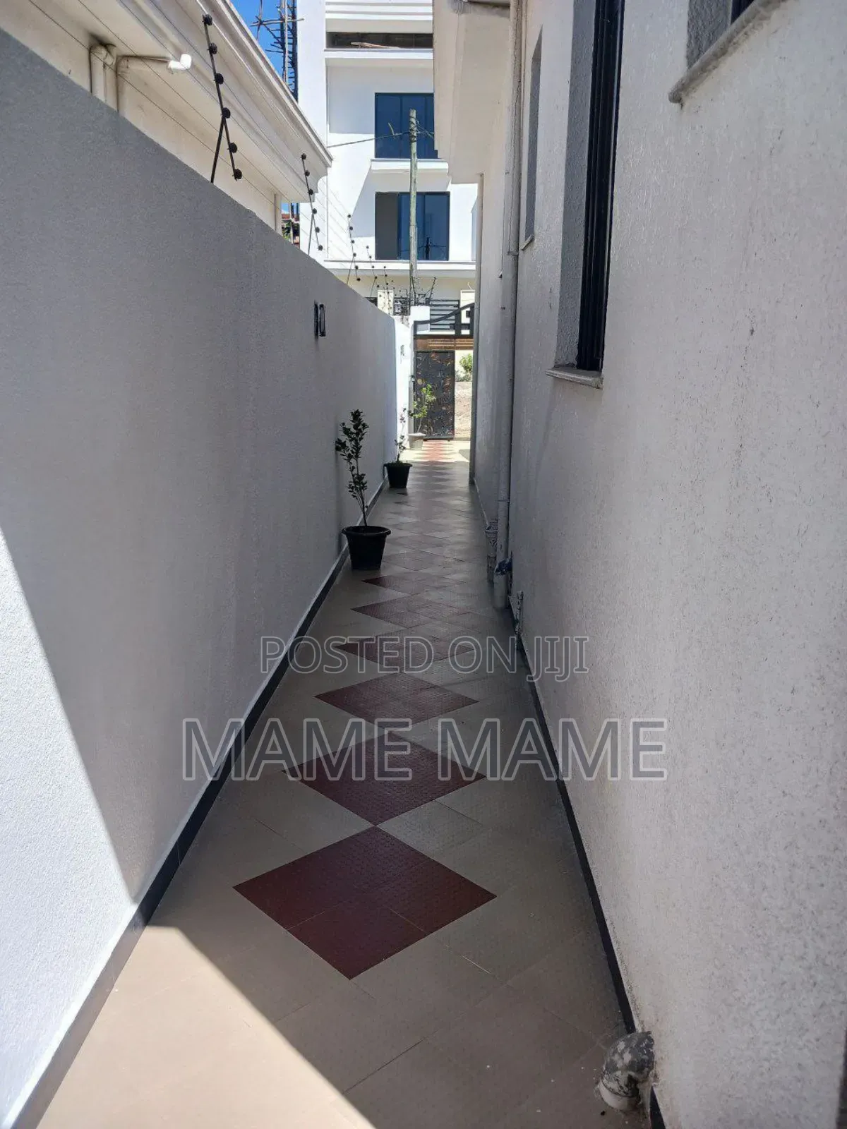 5bdrm Villa in Addis Abeba, Bole for sale