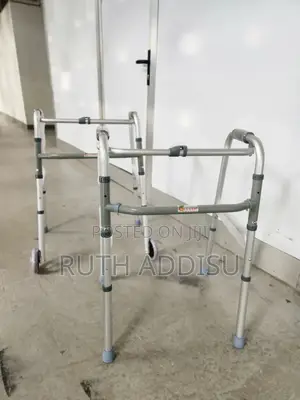 Walker Medical New峙你walker Medical站在walker New Walker Medica