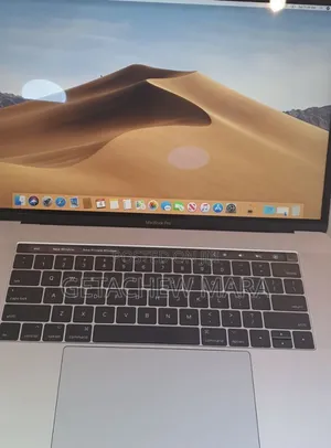 New Laptop Apple MacBook Pro 2017 16GB Intel Core I7 SSD 256GB