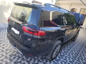 Toyota Land Cruiser 3.3 DT 2022 Black