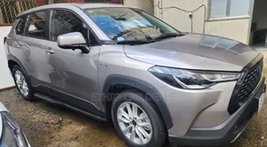 Toyota Corolla Cross Hybrid 2024 Silver