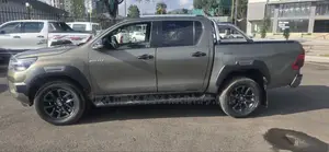 Toyota Hilux 2021 Green