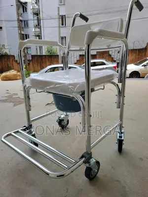Toilet, 駙煚and a Transport Wheelchair雯瞿bedside Toilet尚醯commodo Chair