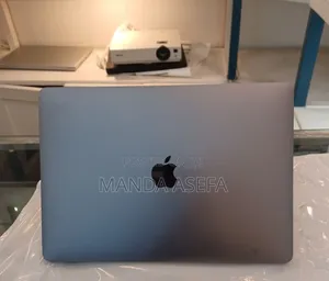 New Laptop Apple MacBook Pro 8GB Intel Core I5 SSD 256GB