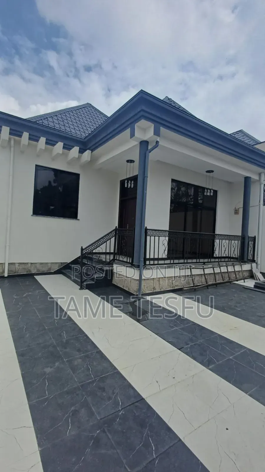 Furnished 3bdrm House in ሀያት ኮምፓዉንድ, Bole for sale