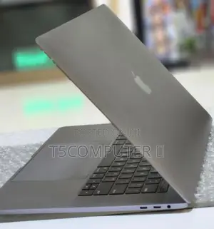 New Laptop Apple MacBook Pro 2017 16GB Intel Core I7 SSD 512GB