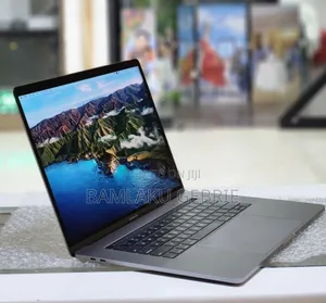 New Laptop Apple MacBook Pro 2017 16GB Intel Core I7 SSD 512GB