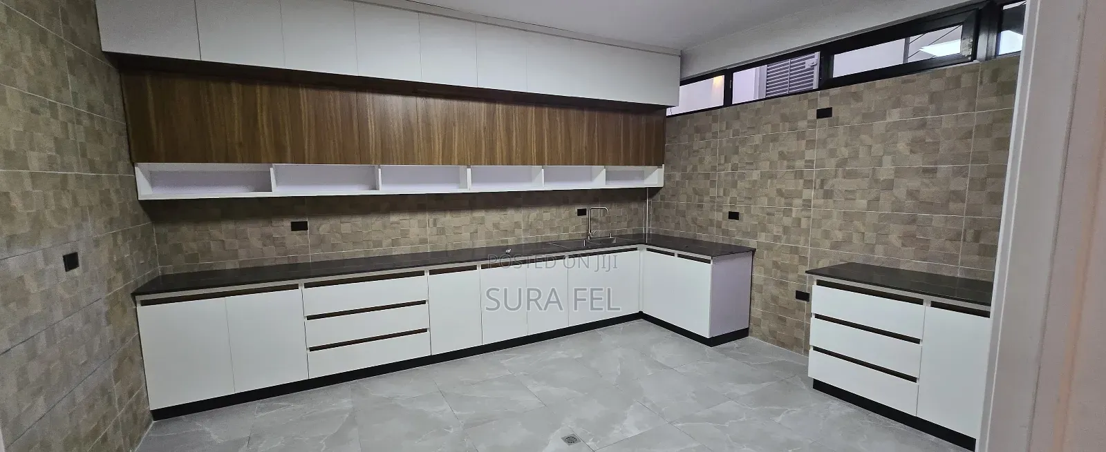 6bdrm House in Bole for rent
