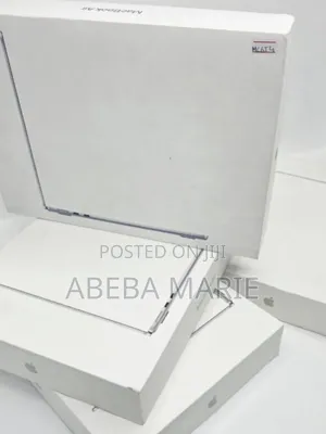 New Laptop Apple MacBook Air 2024 M3 13-Inch 16GB Apple M3 SSD 256GB