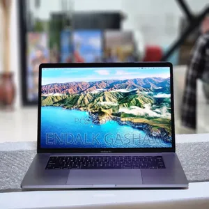 New Laptop Apple MacBook Pro 2017 16GB Intel Core I7 SSD 512GB