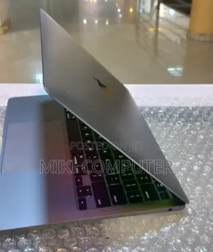 New Laptop Apple MacBook Air 2020 M1 8GB Intel SSD 256GB