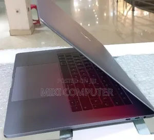 New Laptop Apple MacBook Pro 2016 16GB Intel Core i7 SSD 512GB