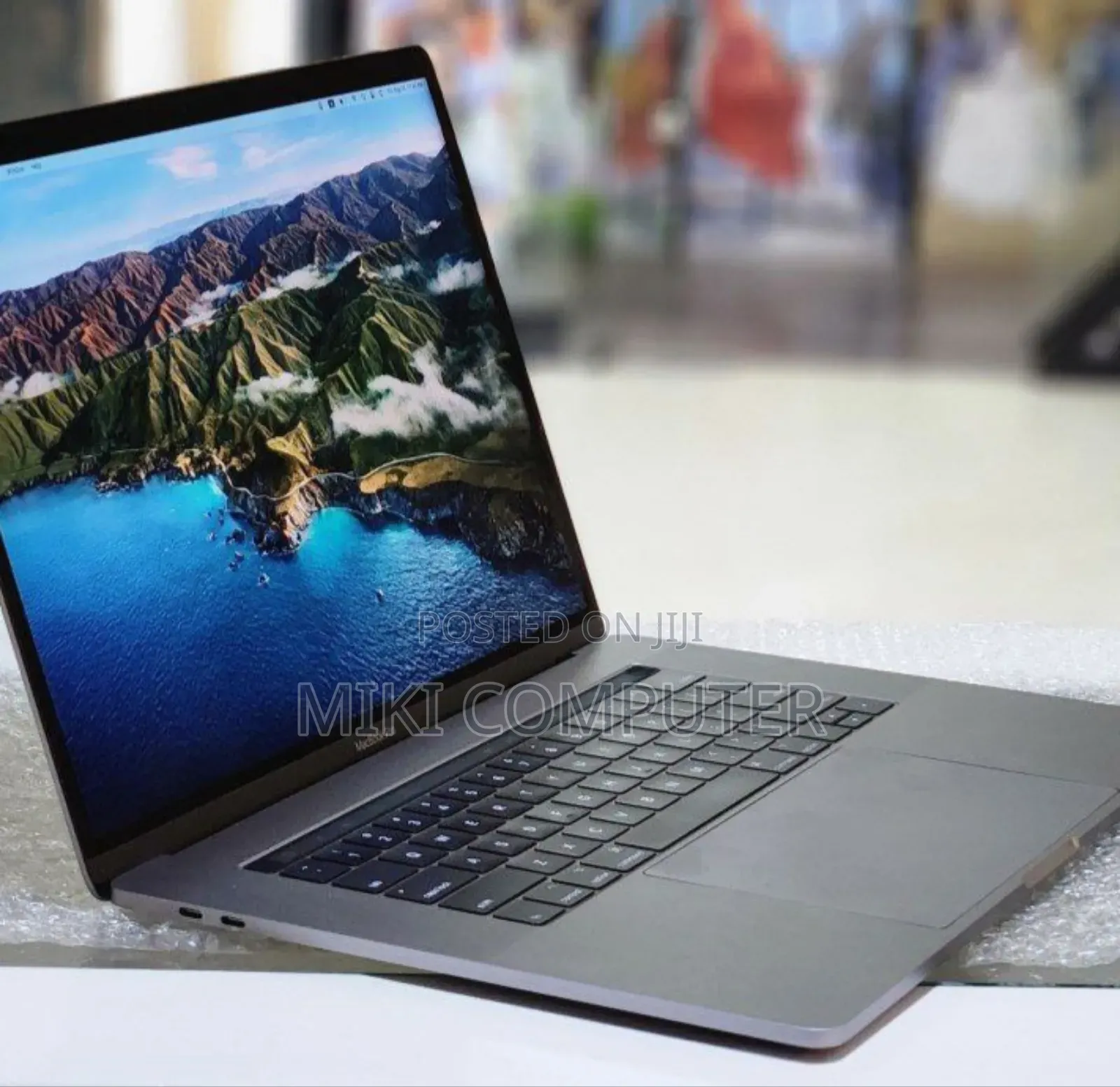 New Laptop Apple MacBook Pro 2017 16GB Intel Core I7 SSD 512GB