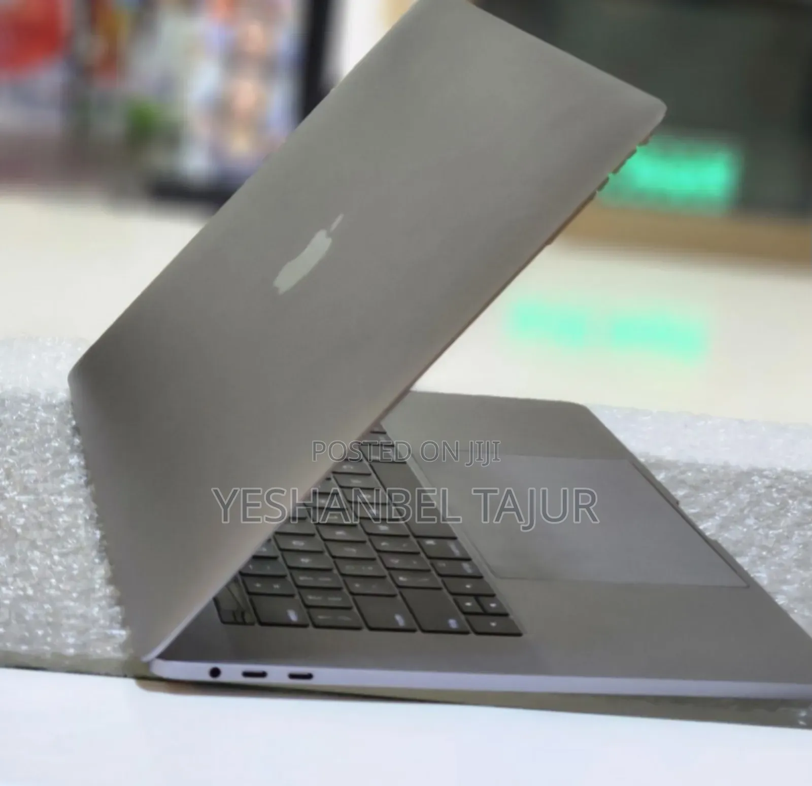 New Laptop Apple MacBook Pro 2017 16GB Intel Core I7 SSD 512GB