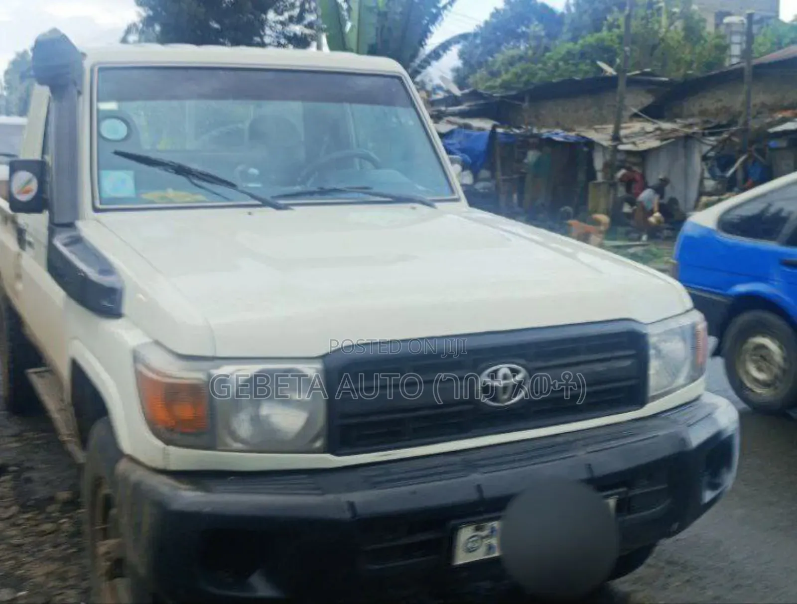Toyota Land Cruiser 2010 White