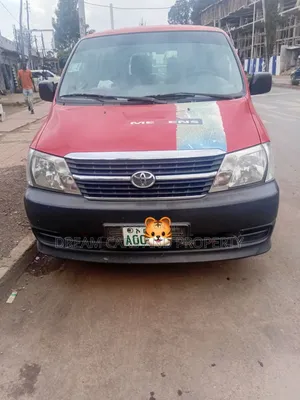 Toyota HiAce 2010 Red