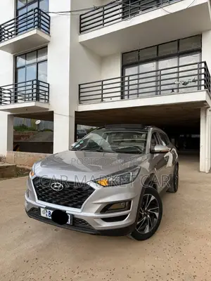 Hyundai Tucson SE AWD 2019 Gold