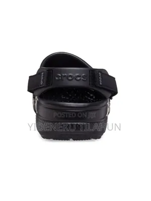 Classic Black Yukon Vista Crocs