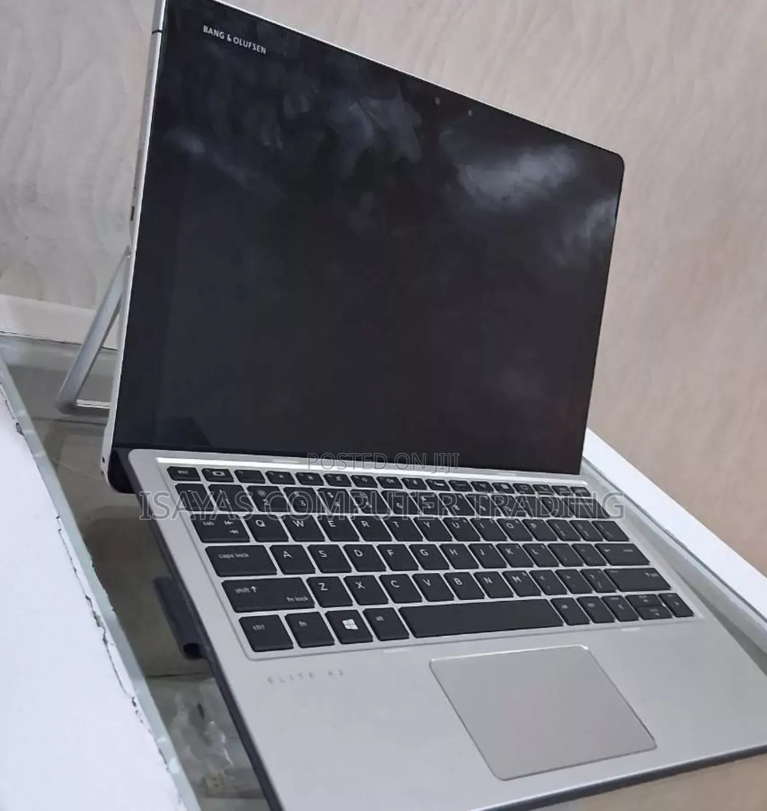 New Laptop HP X2 8GB Intel Core I5 SSD 256GB
