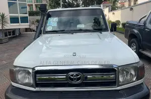Toyota Land Cruiser 2012 White