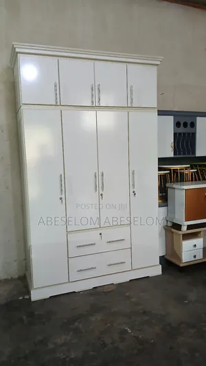 1,50 Cm በላምኔት የተሰራ ተሰቃይ ቁምሳጥን