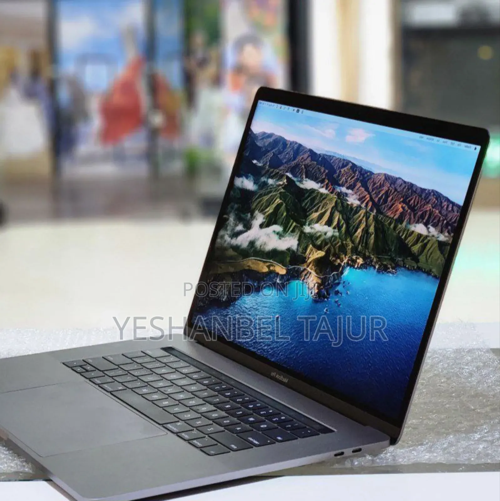 New Laptop Apple MacBook Pro 2017 16GB Intel Core I7 SSD 512GB