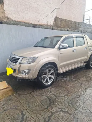 Toyota Hilux 2014 Pink
