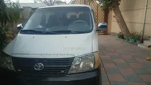 Toyota HiAce 2007 White