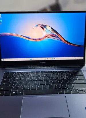 New Laptop Huawei MateBook 13 WRT-W19E 8GB Intel Core I5 SSD 512GB